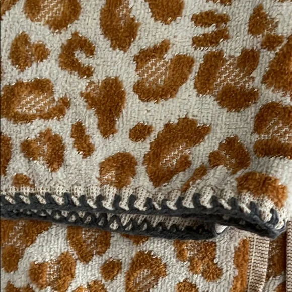 Anthropologie Leopard Print Hand Towels - Picture 5 of 6